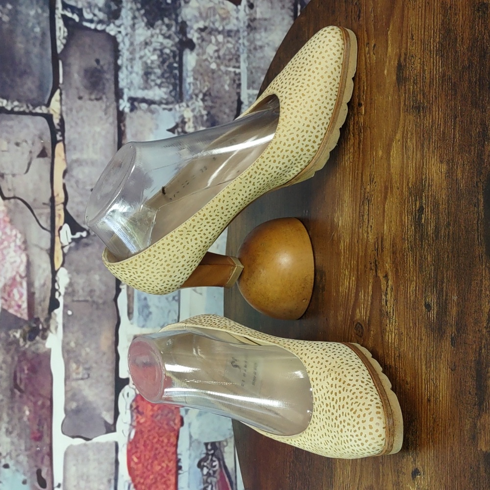 Di Sandro Leather Pumps